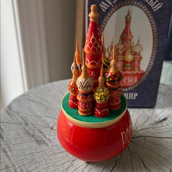 Russian Souvenir Music Box - Picture 4 of 8